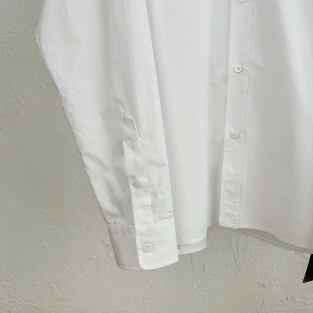 발렌시아가 넥 로고 자수 셔츠