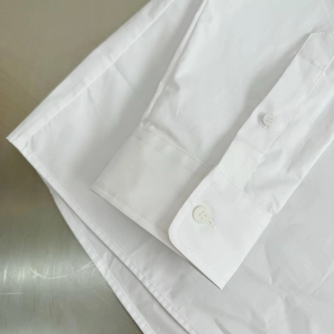 발렌시아가 넥 로고 자수 셔츠