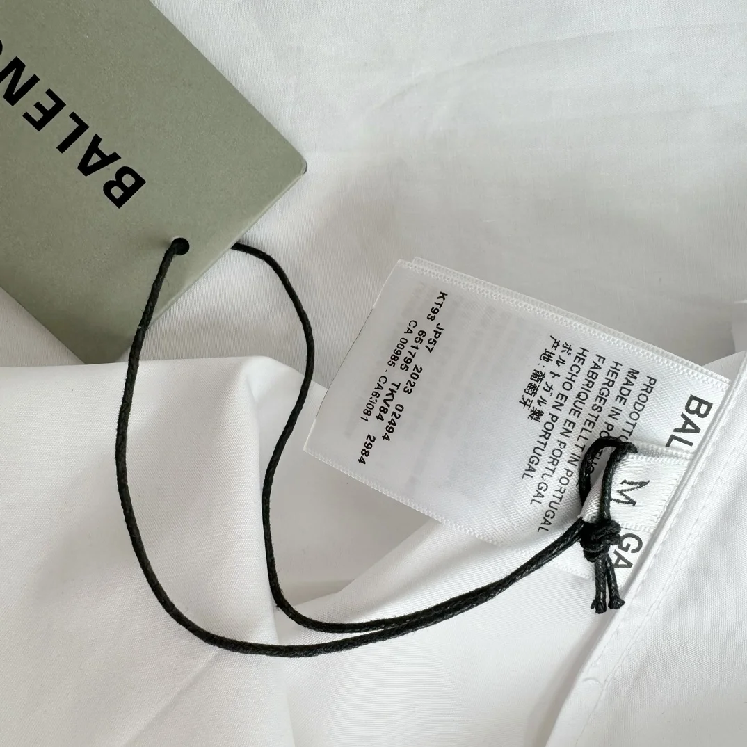 발렌시아가 넥 로고 자수 셔츠