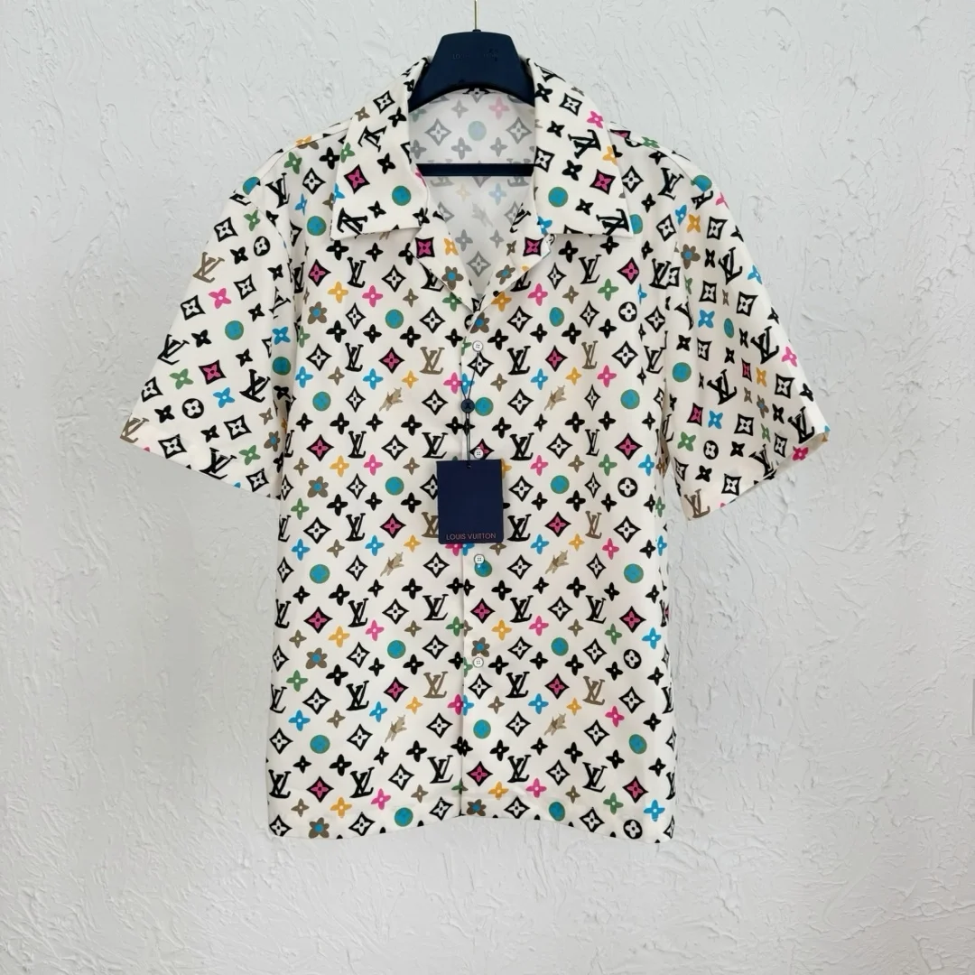 루이비통 모노그램 프린트 반소매 실크 셔츠 1AFQ27