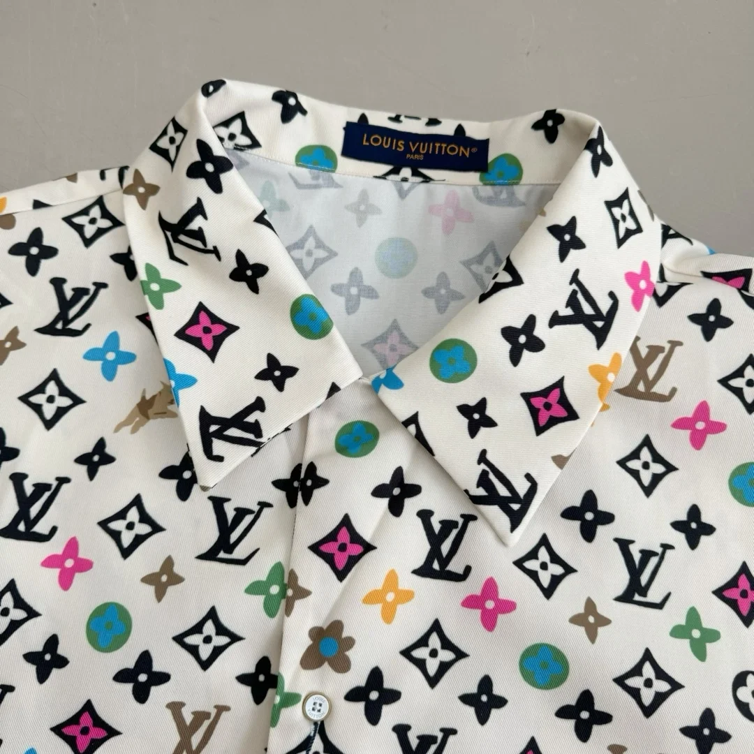 루이비통 모노그램 프린트 반소매 실크 셔츠 1AFQ27