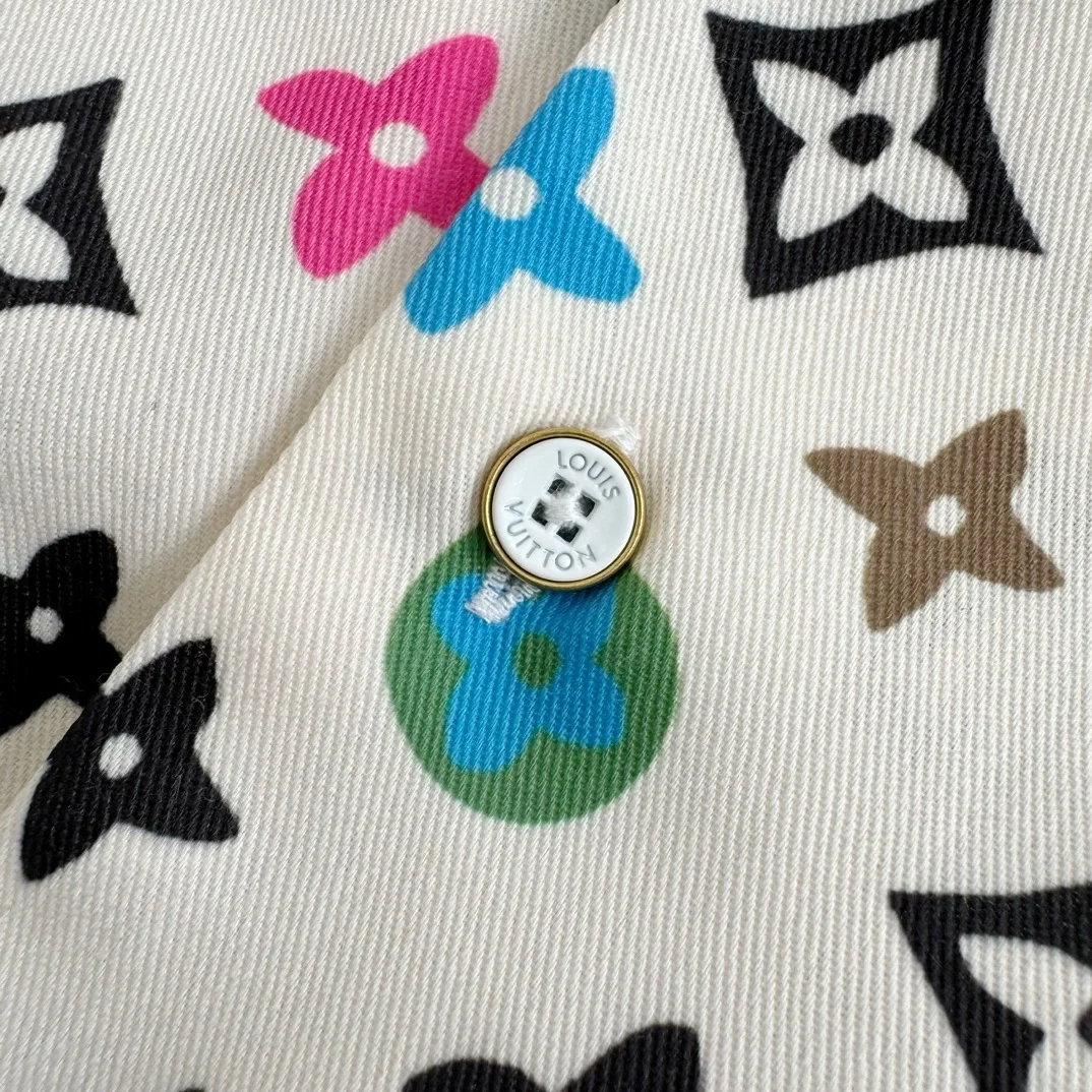 루이비통 모노그램 프린트 반소매 실크 셔츠 1AFQ27