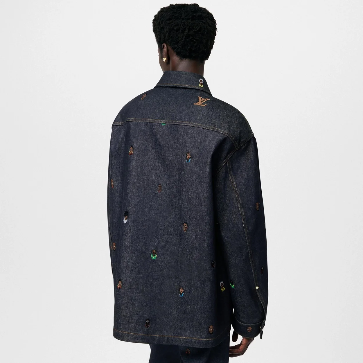 루이비통 자수 데님 오버셔츠 1AFHVC