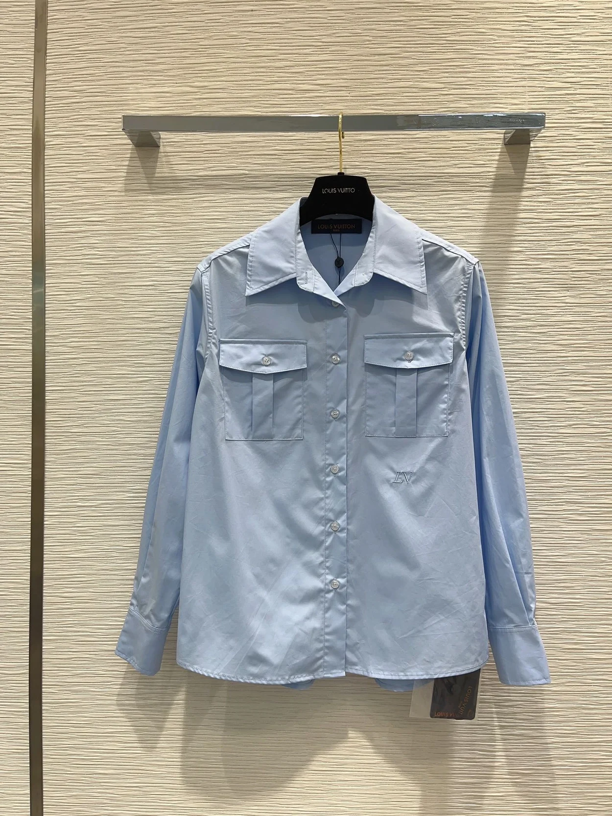루이비통 매스큘린 플랩 포켓 셔츠 블루 1AFCEX