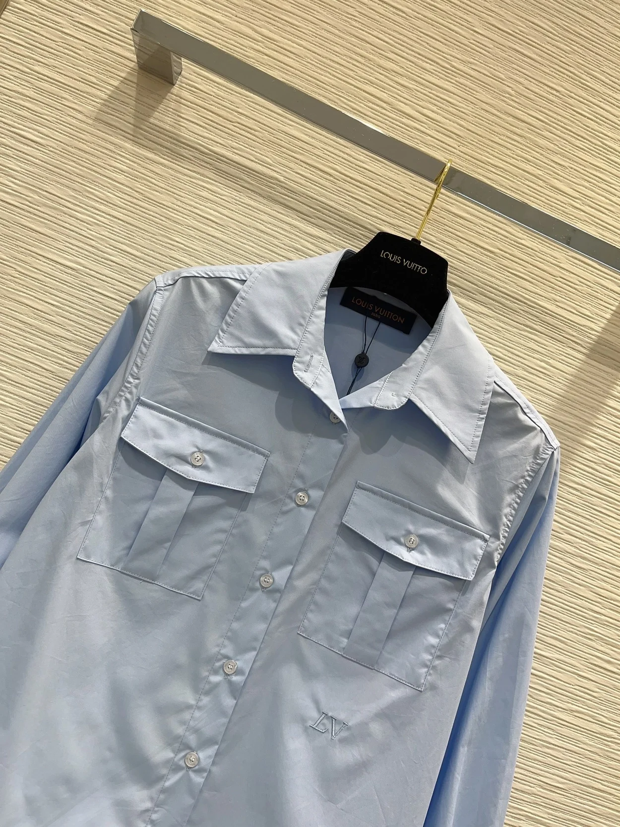 루이비통 매스큘린 플랩 포켓 셔츠 블루 1AFCEX