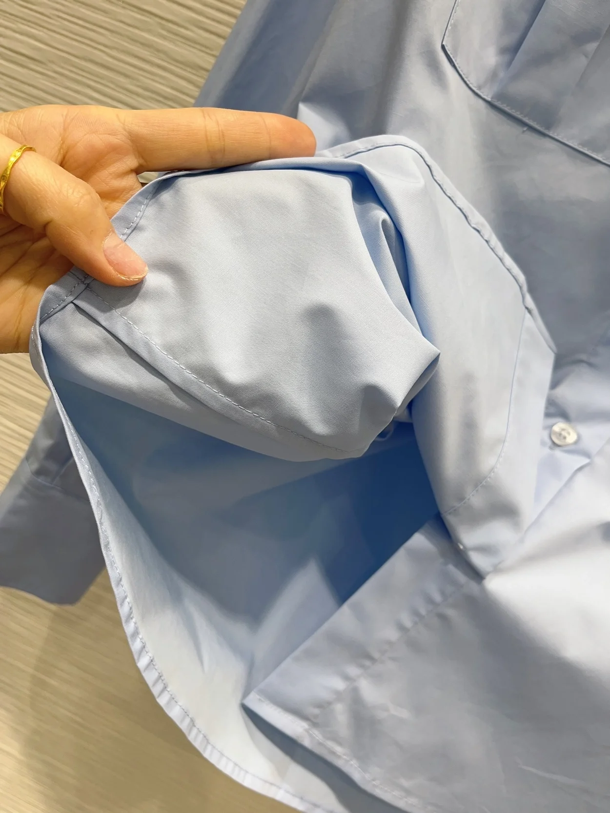 루이비통 매스큘린 플랩 포켓 셔츠 블루 1AFCEX