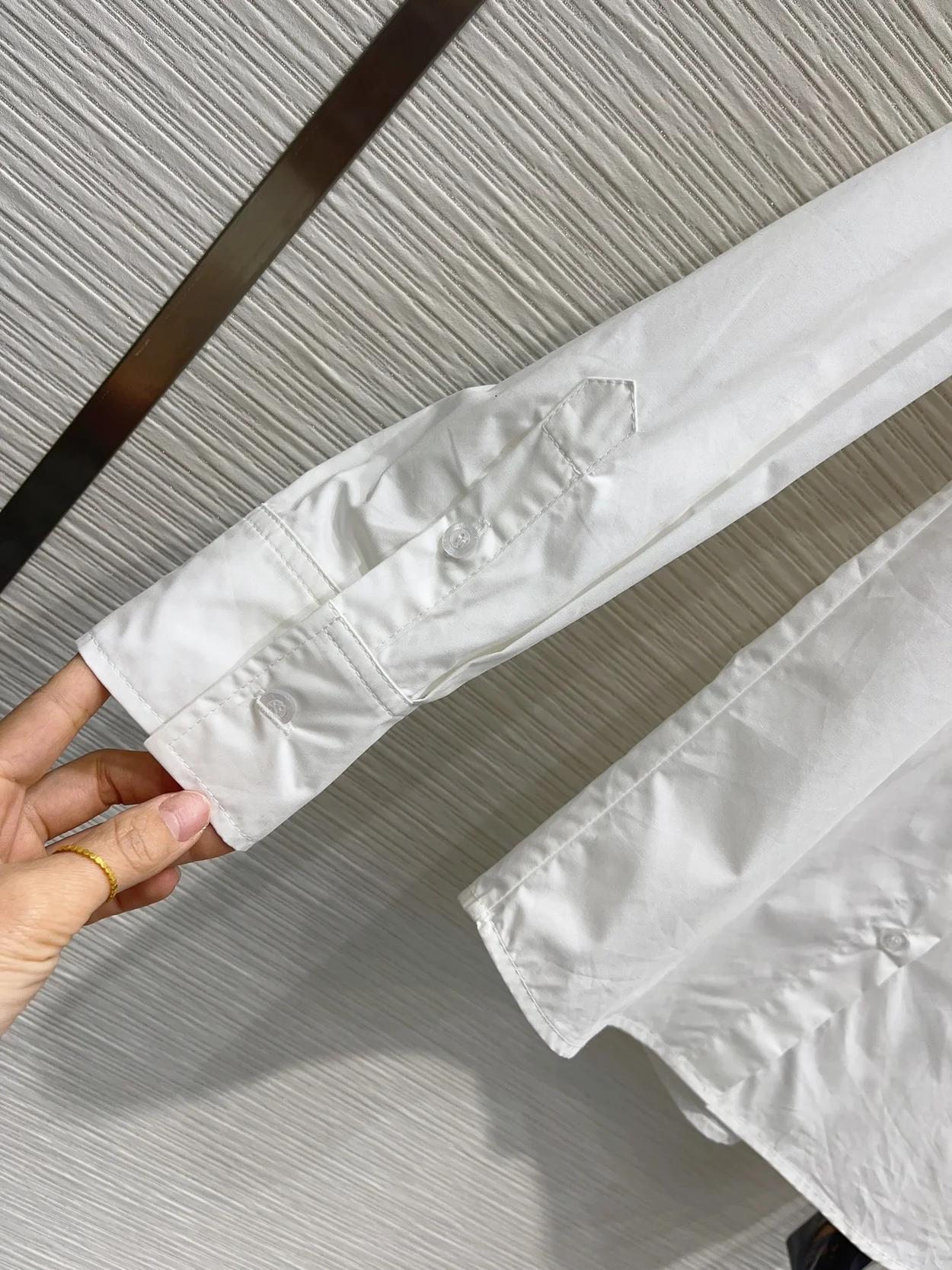 루이비통 더블 플랩 포켓 셔츠 화이트 1AFCA6