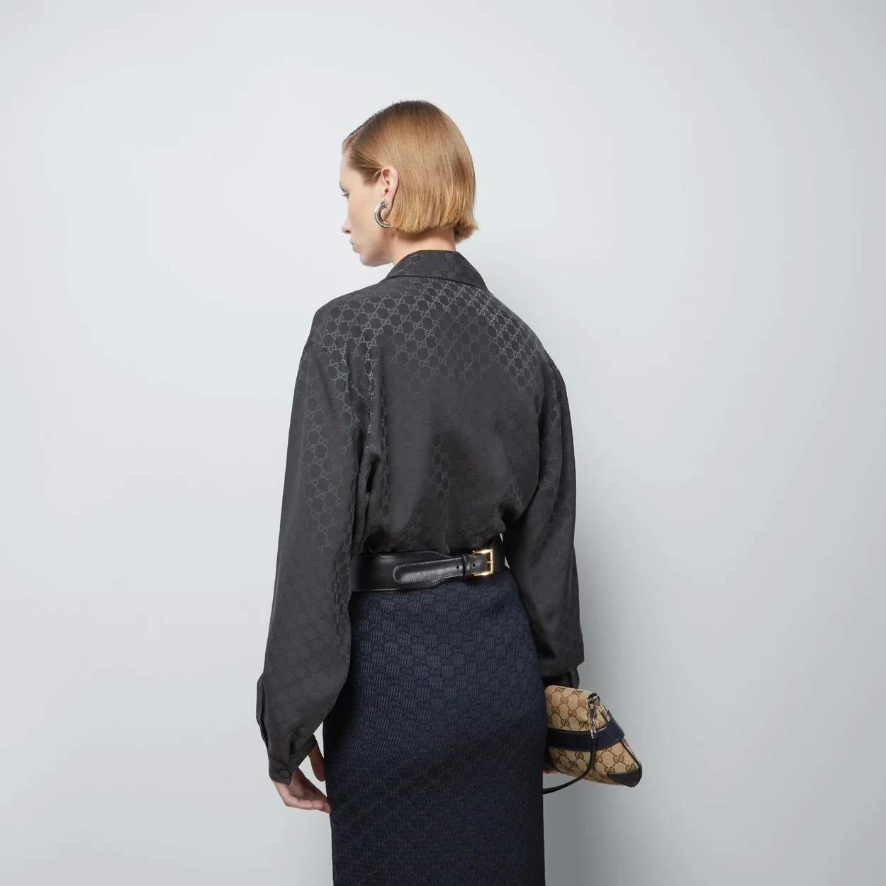 구찌 넥 보우 실크 크레이프 셔츠