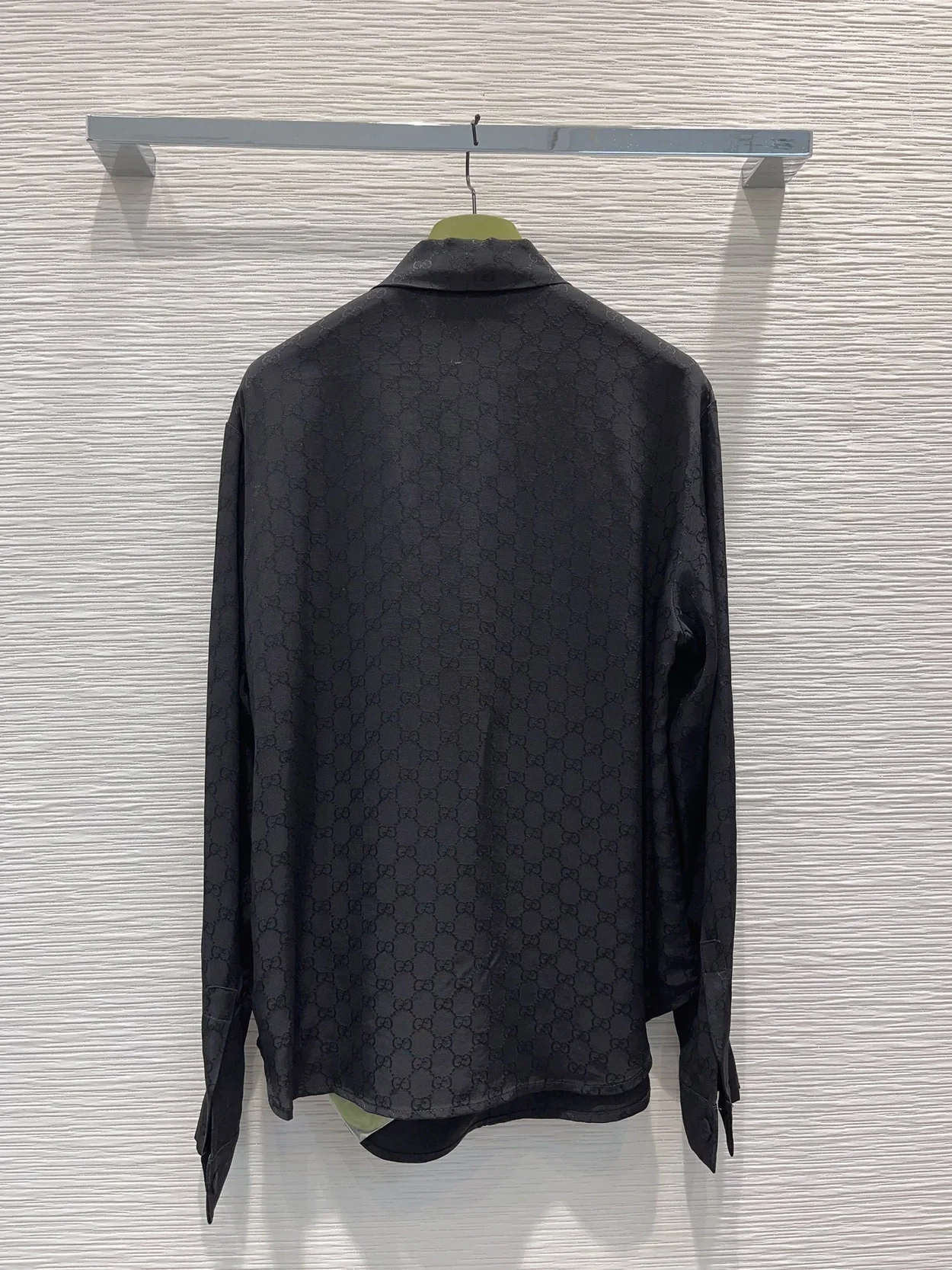 구찌 넥 보우 실크 크레이프 셔츠