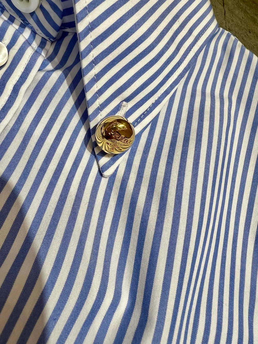 프라다 버튼업 스트라이프 셔츠