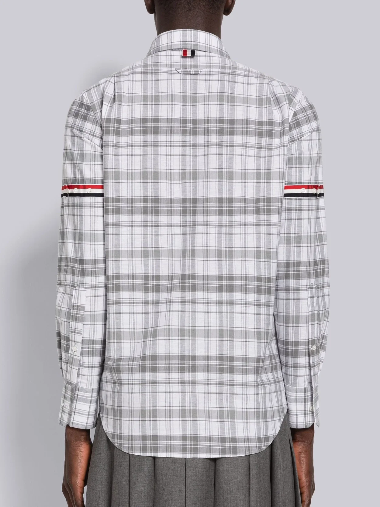 톰브라운 미디엄 그레이 스트라이프 플레이드 셔츠