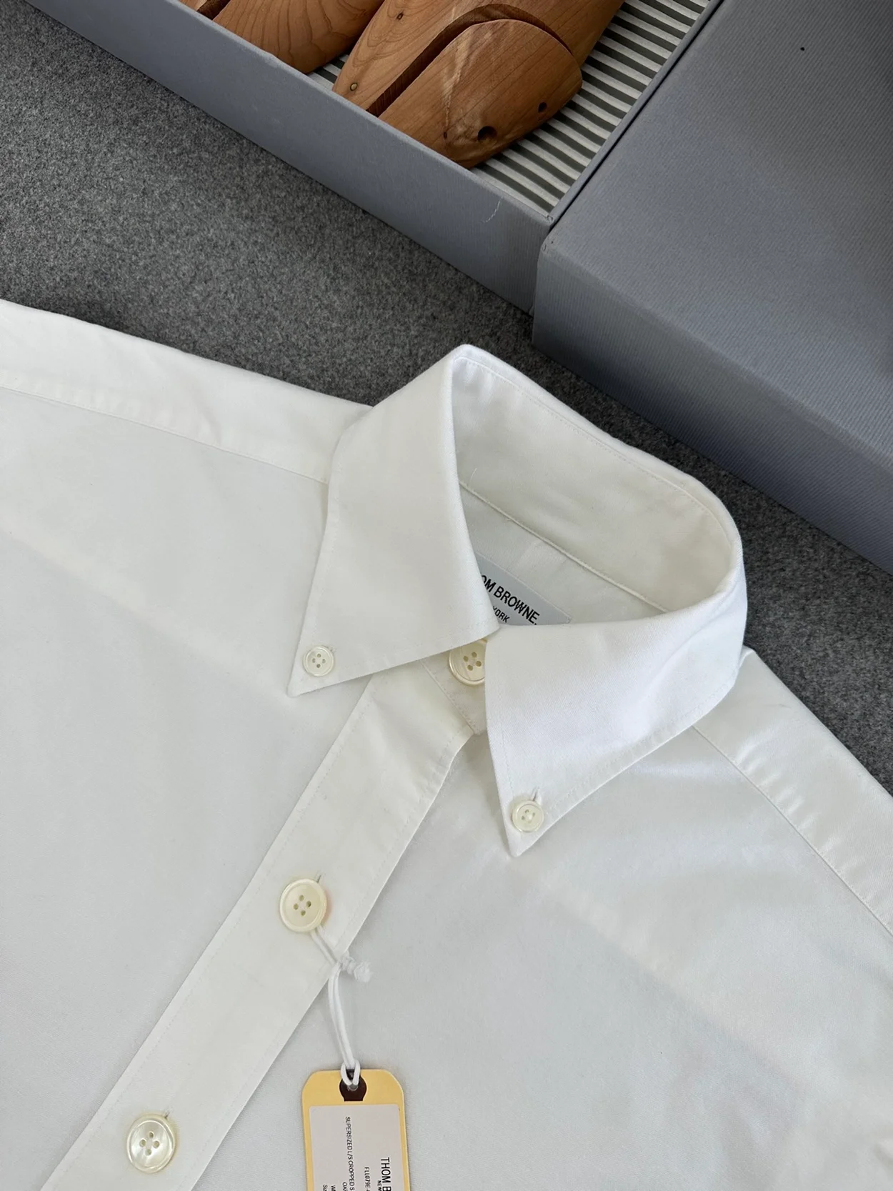 톰브라운 RWB 스트라이프 디테일 셔츠 화이트