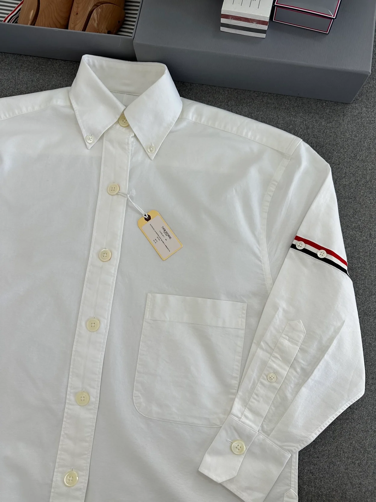 톰브라운 RWB 스트라이프 디테일 셔츠 화이트