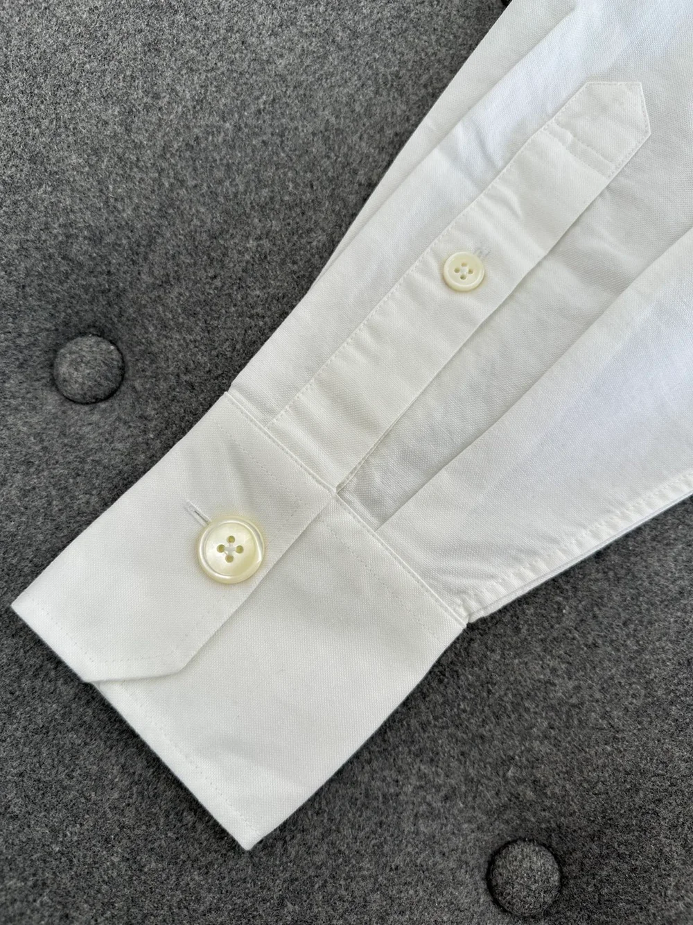 톰브라운 RWB 스트라이프 디테일 셔츠 화이트