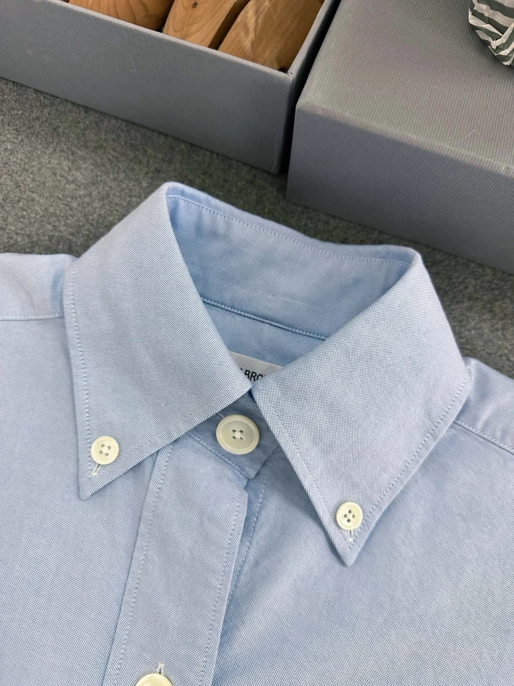 톰브라운 RWB 스트라이프 디테일 셔츠 블루