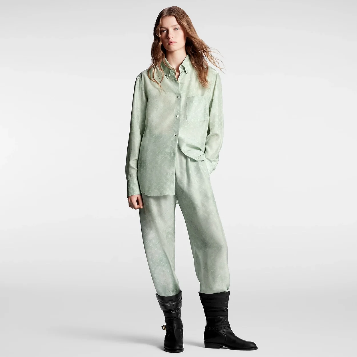 루이비통 모노그램 클라우드 셔츠 1AFDLV