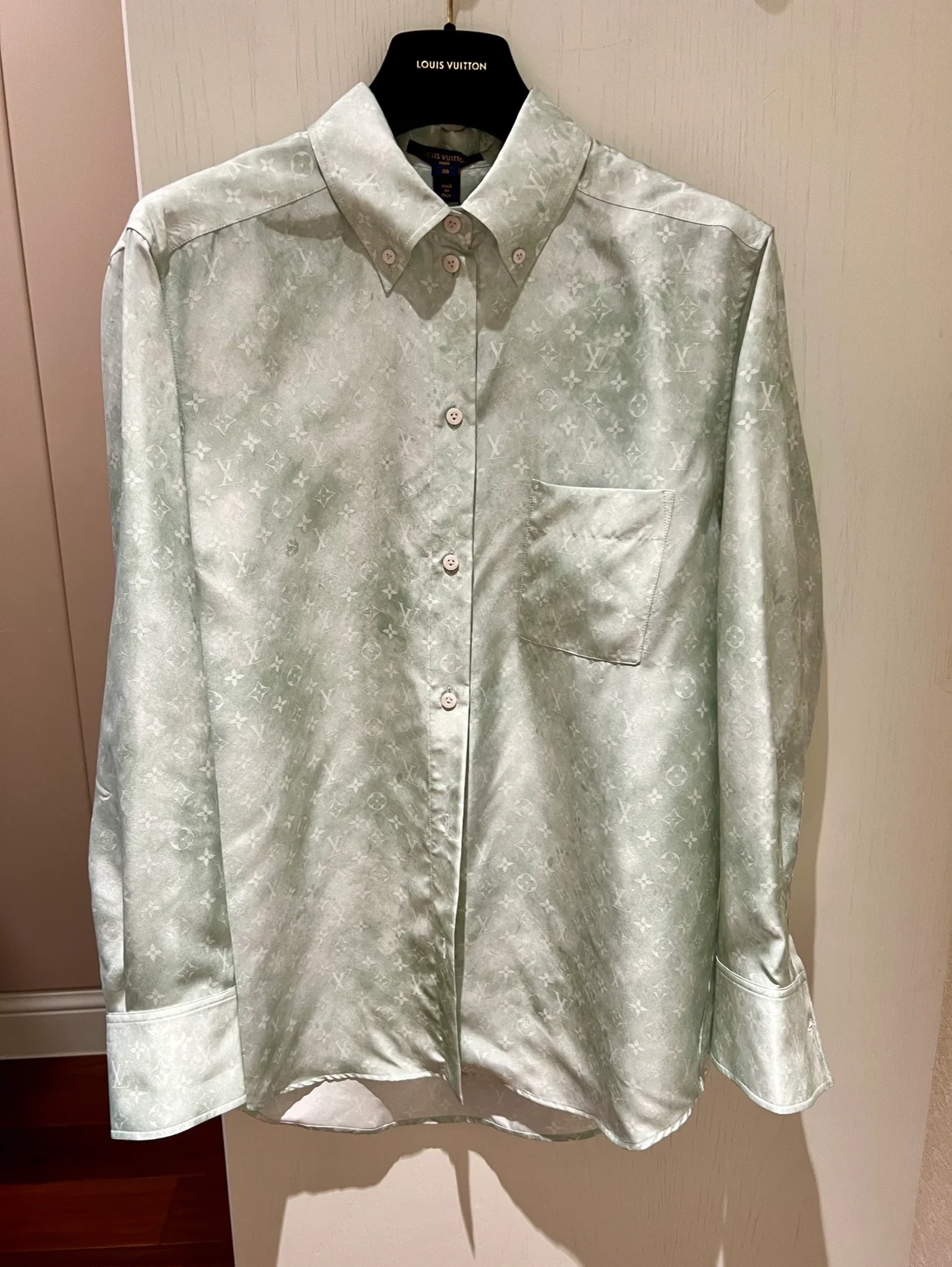 루이비통 모노그램 클라우드 셔츠 1AFDLV