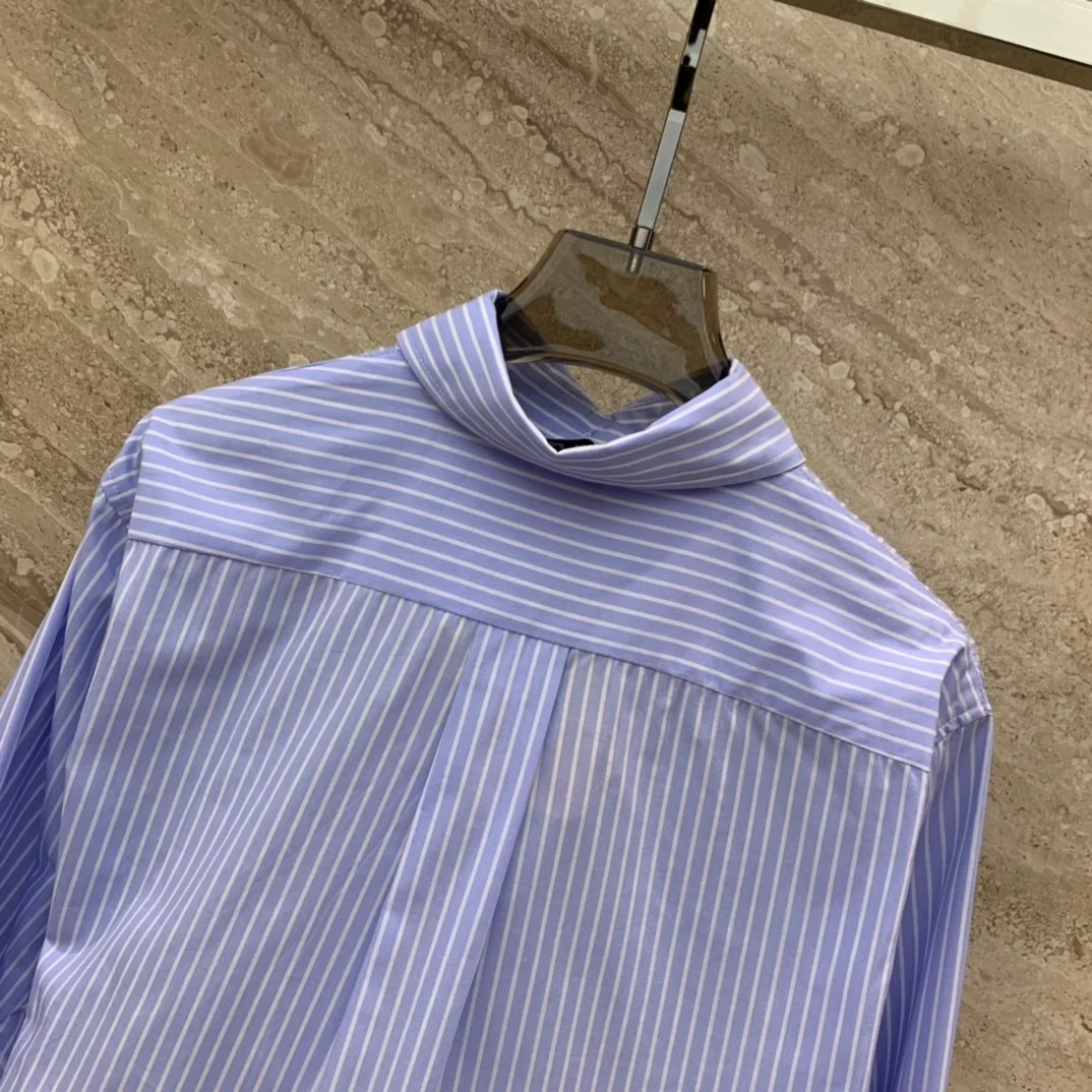 미우미우 스트라이프 페더 트리밍 셔츠