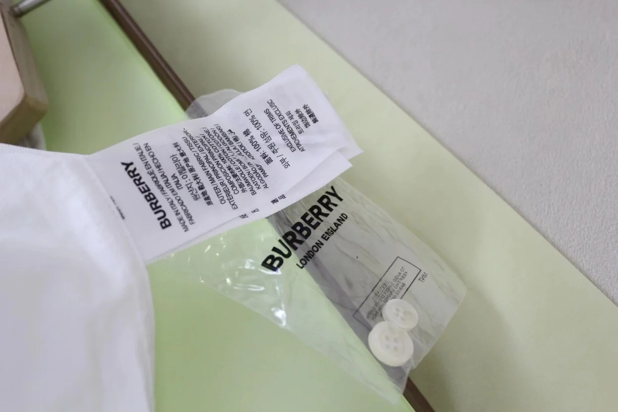 버버리 코튼 트래포트 셔츠