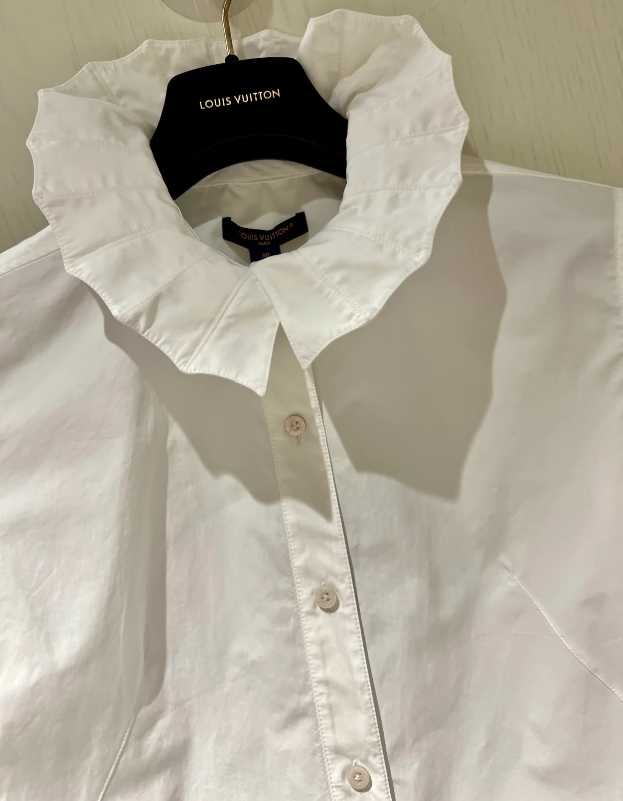 루이비통 핀 칼라 셔츠 1AFFMU