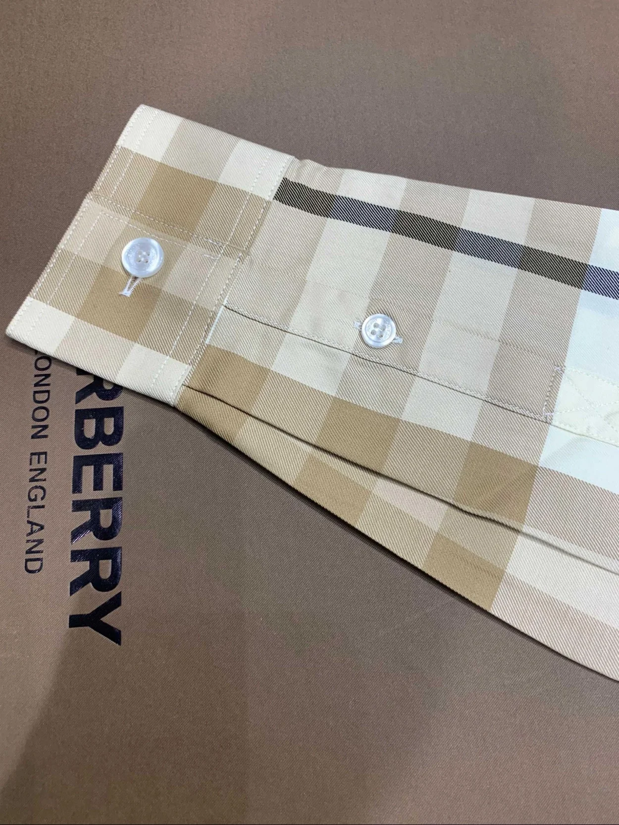 버버리 체크 스트레치 코튼 포플린 셔츠 베이지