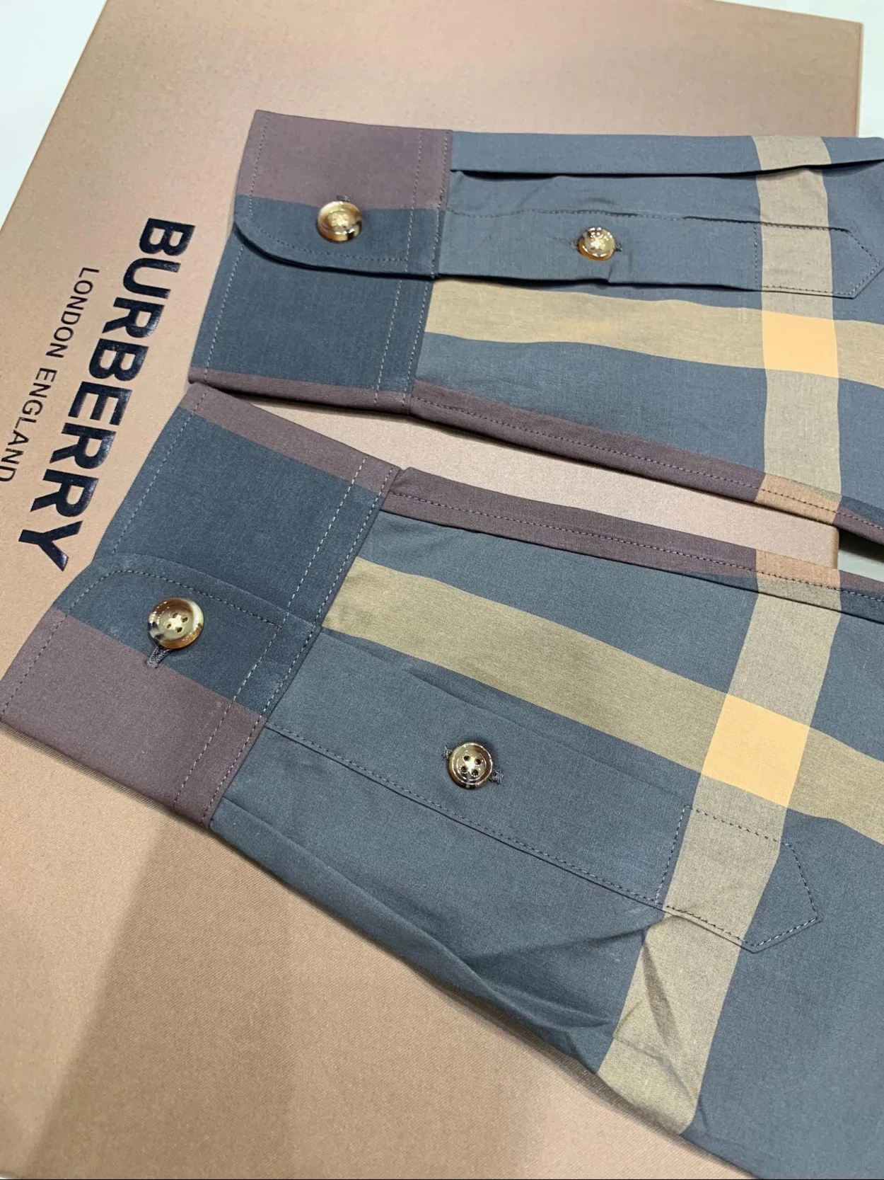 버버리 체크 스트레치 코튼 포플린 셔츠