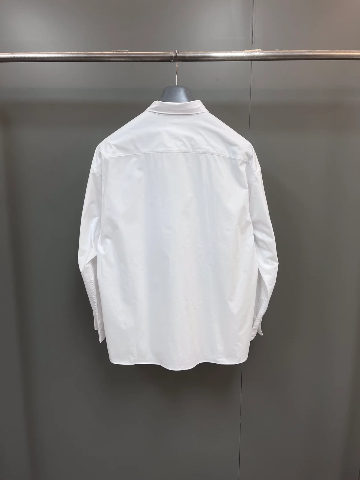 프라다 리포터 매그넘 셔츠