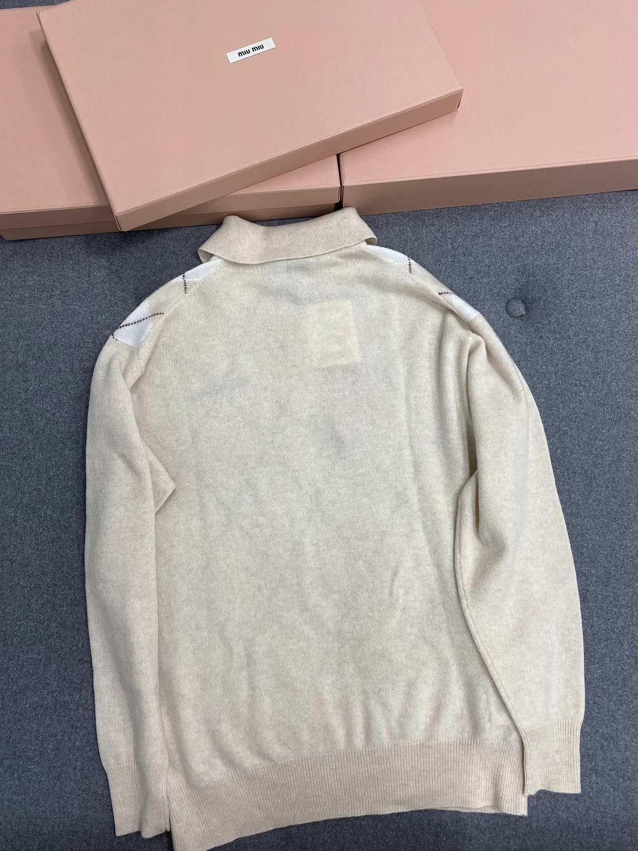 미우미우 캐시미어 니트 폴로 셔츠