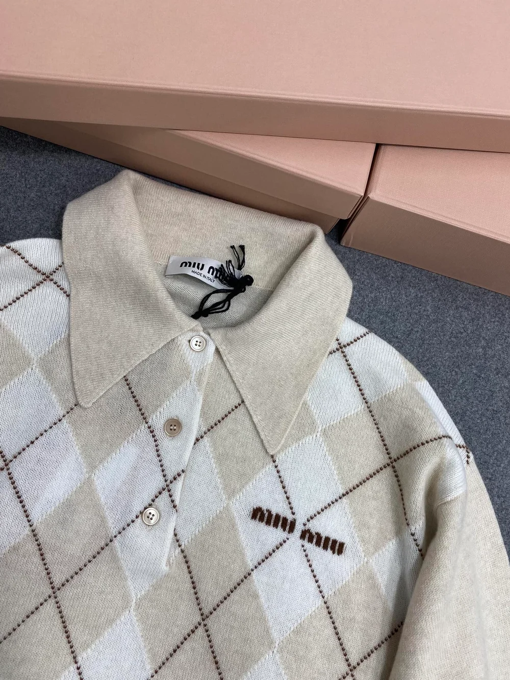 미우미우 캐시미어 니트 폴로 셔츠