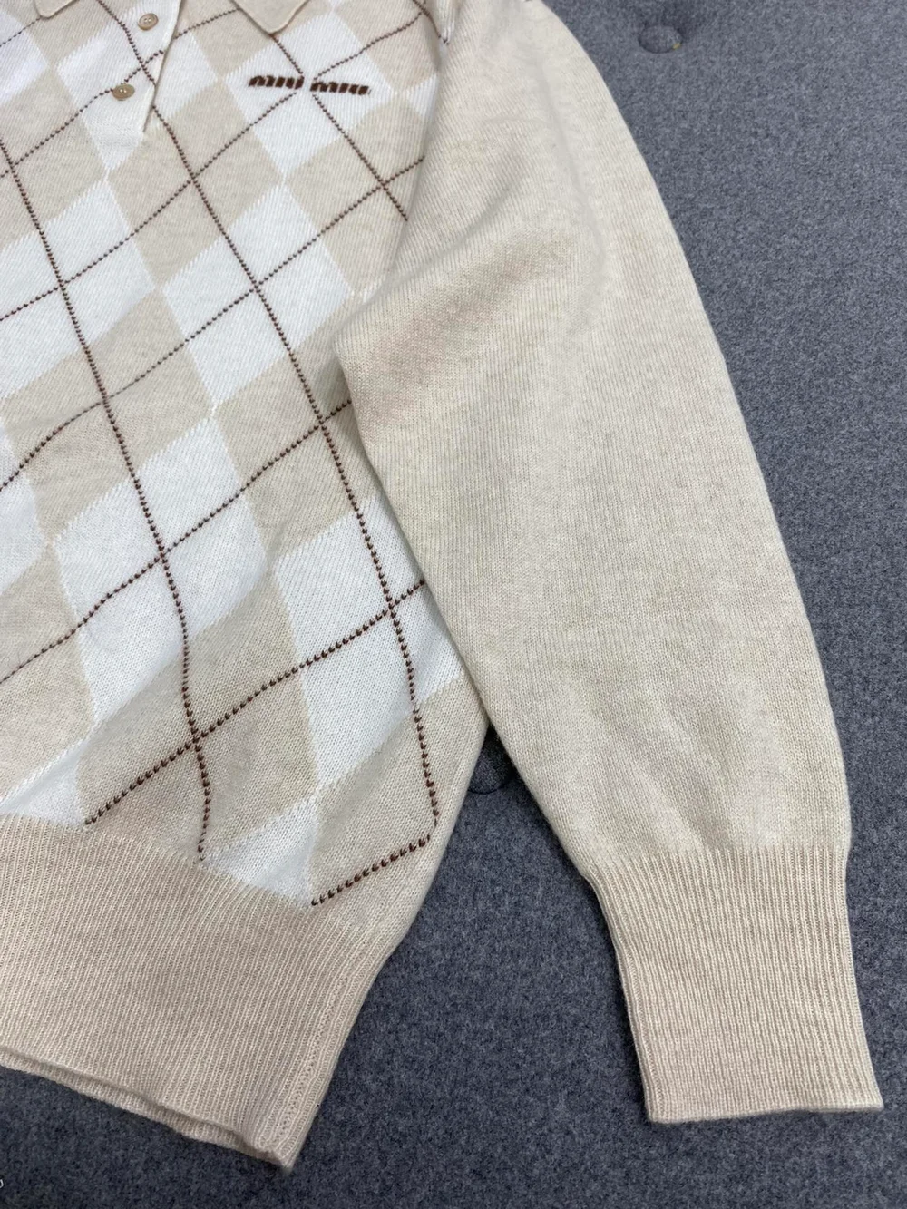 미우미우 캐시미어 니트 폴로 셔츠