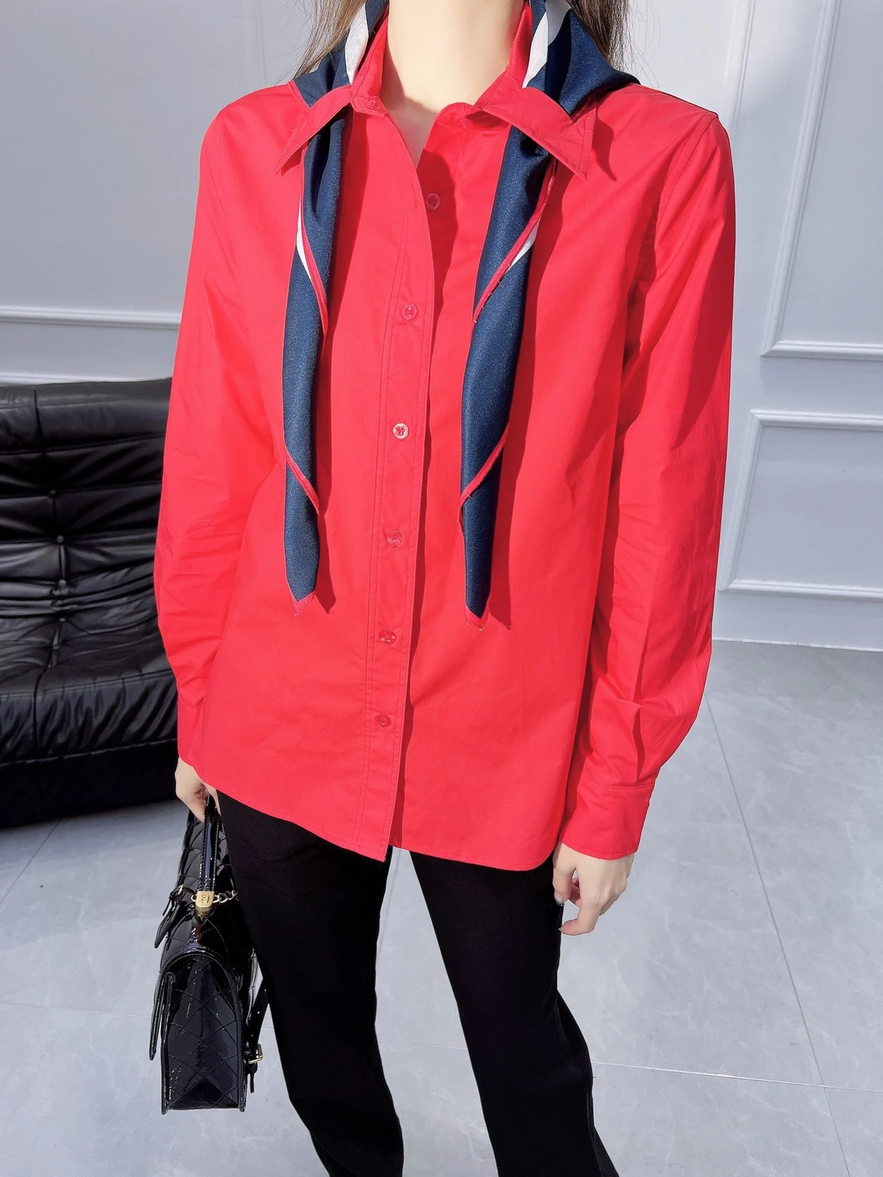 루이비통 트리컬러 모노그램 스카프 셔츠 1AC0CK