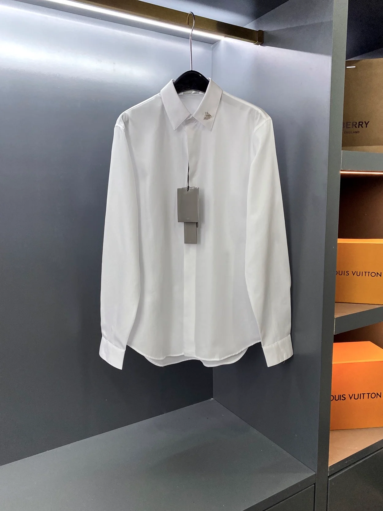 디올 BEE 화이트 셔츠