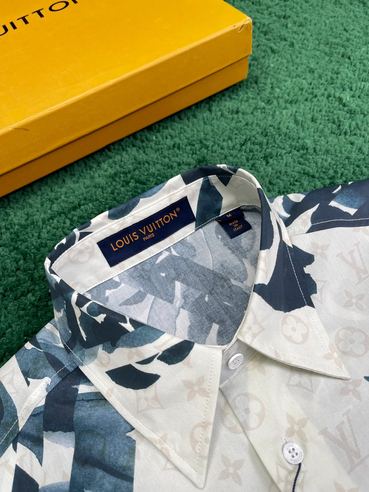 루이비통 롱 슬리브 프린티드 셔츠