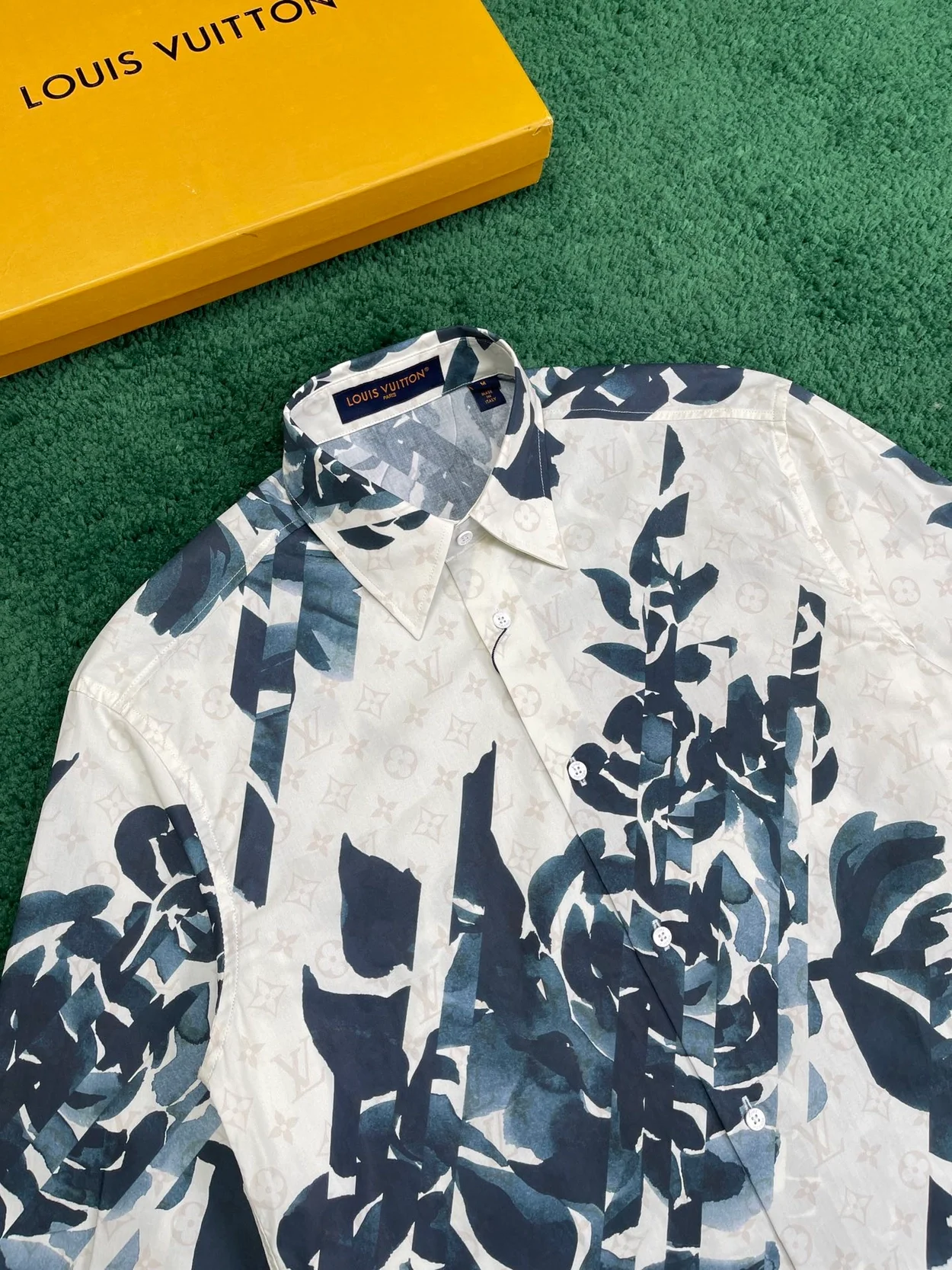 루이비통 롱 슬리브 프린티드 셔츠