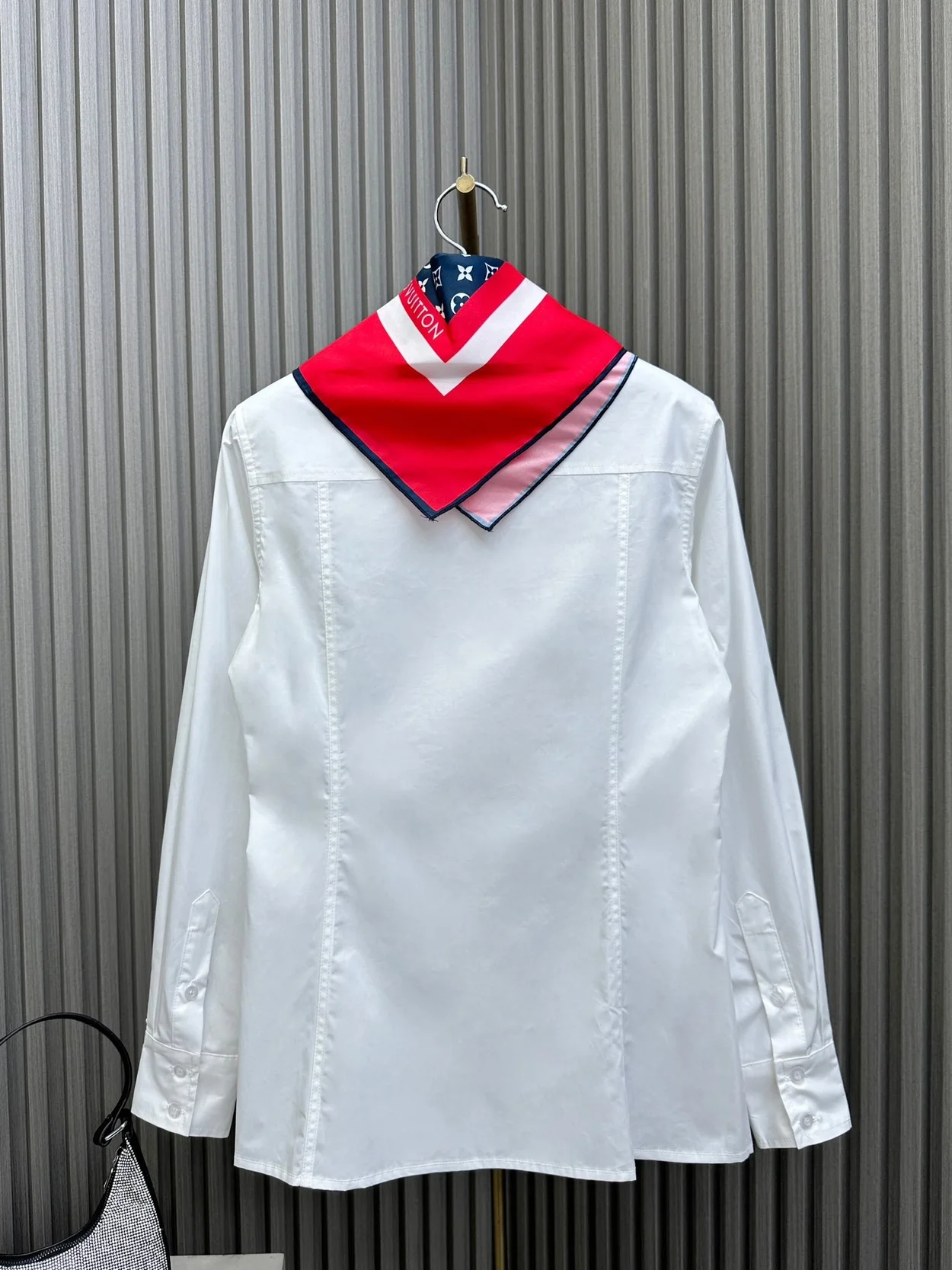 루이비통 트리컬러 모노그램 스카프 셔츠 1AC0CC