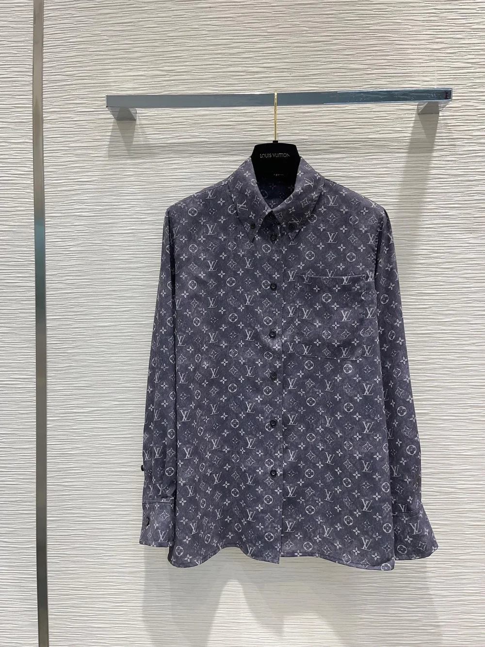 루이비통 모노그램 클라우드 셔츠 1AFHI8