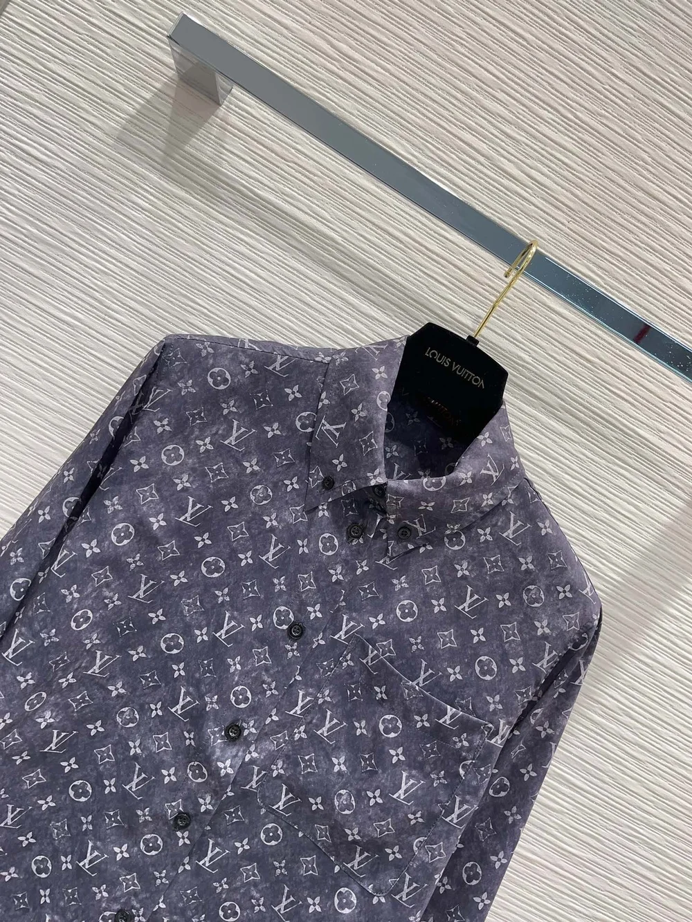 루이비통 모노그램 클라우드 셔츠 1AFHI8