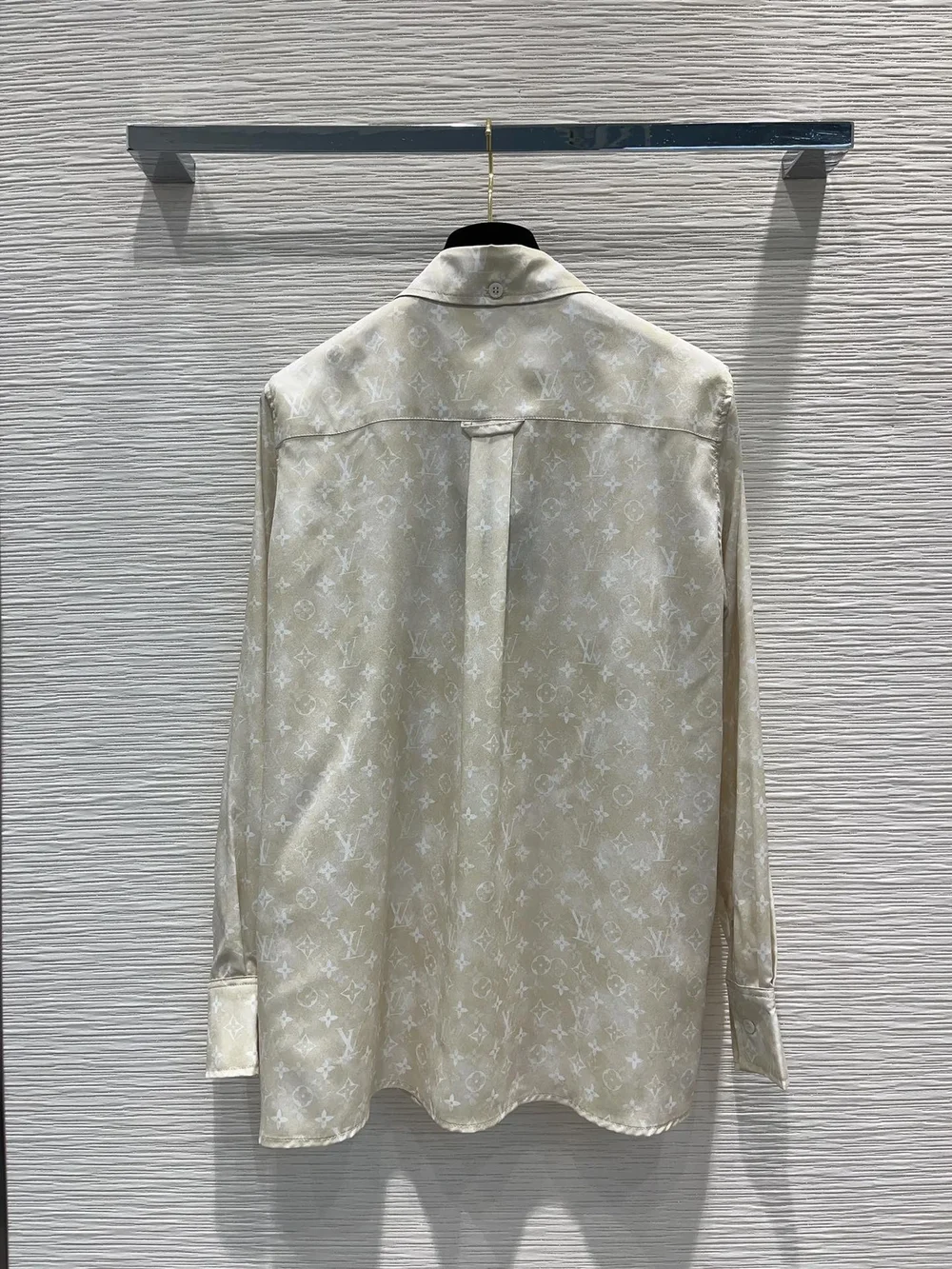 루이비통 모노그램 클라우드 셔츠 1AFDLK