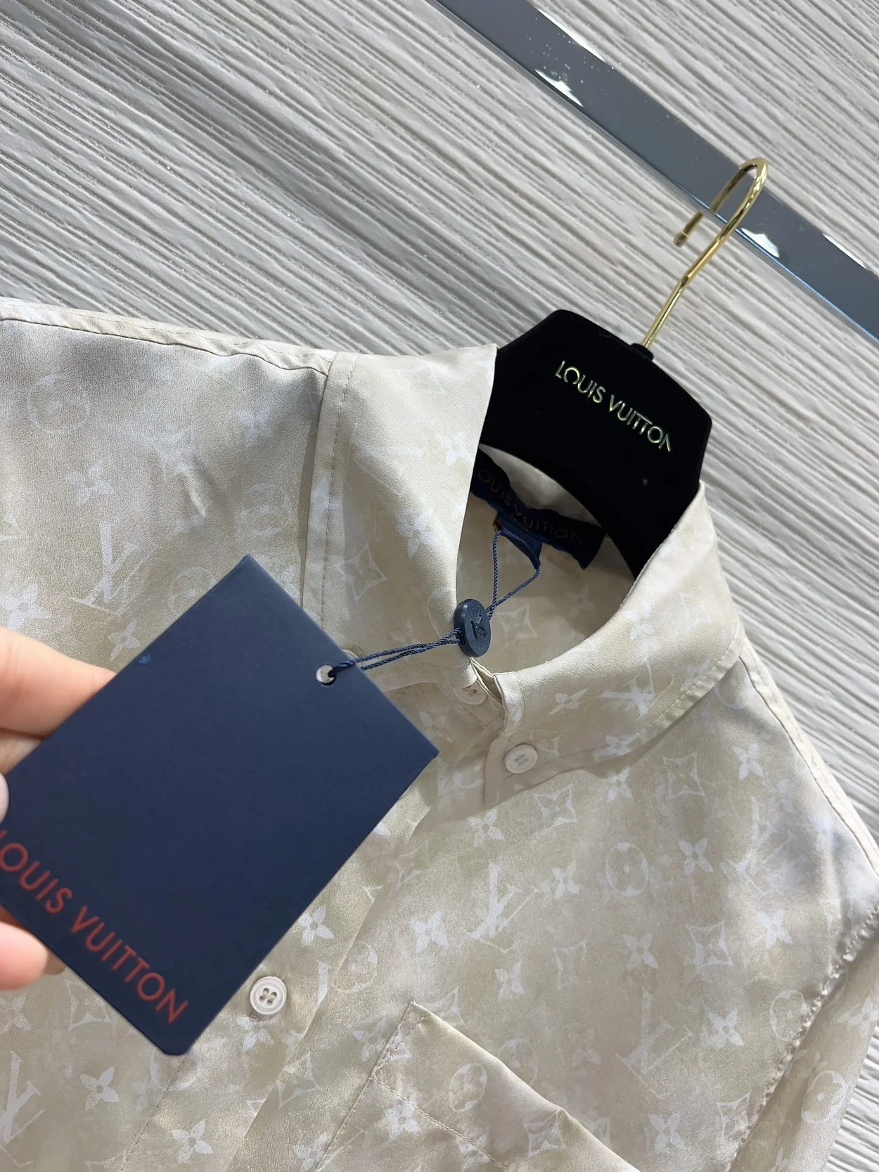 루이비통 모노그램 클라우드 셔츠 1AFDLK