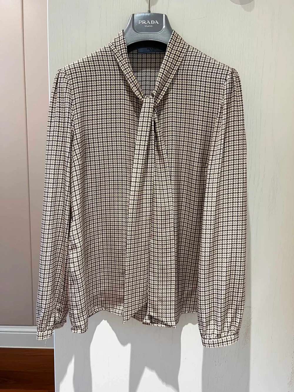 프라다 체크 프린트 실크 셔츠