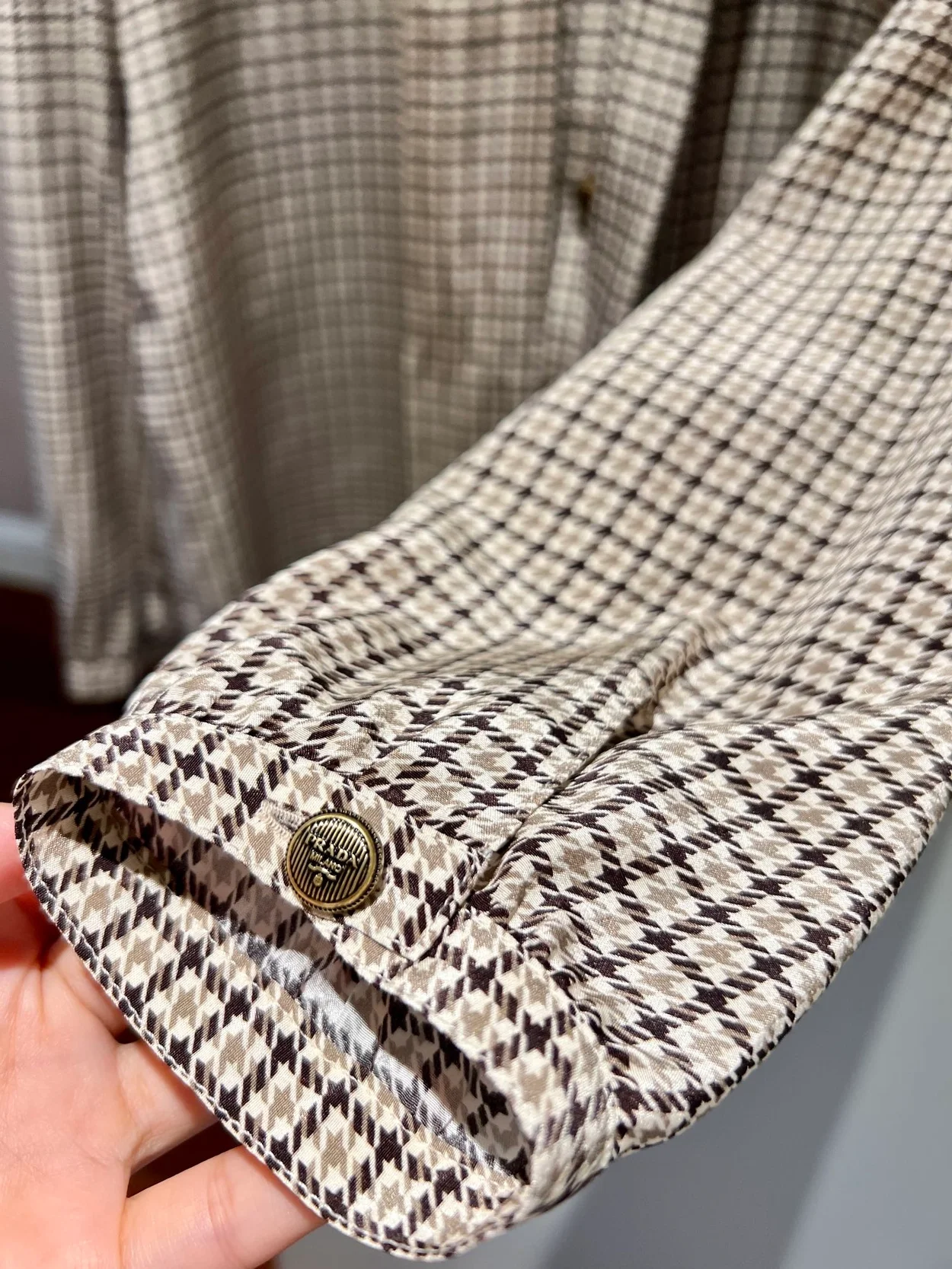 프라다 체크 프린트 실크 셔츠