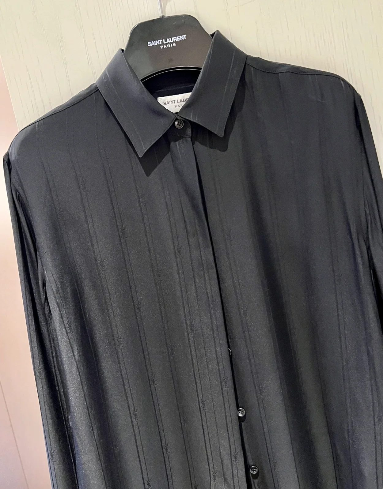 생로랑 카산드라 스트라이프 실크 셔츠