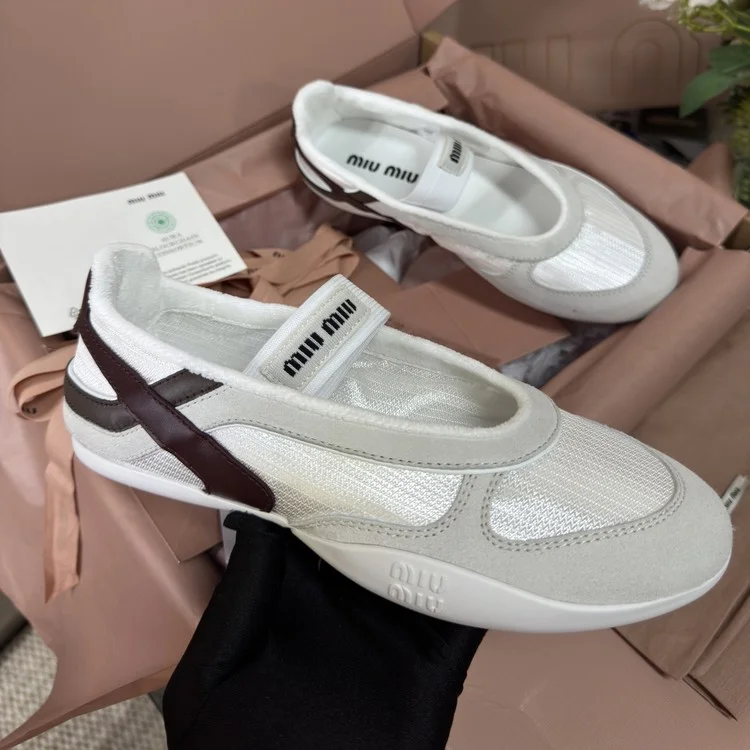 미우미우 김나지움 스웨이드 발레리나