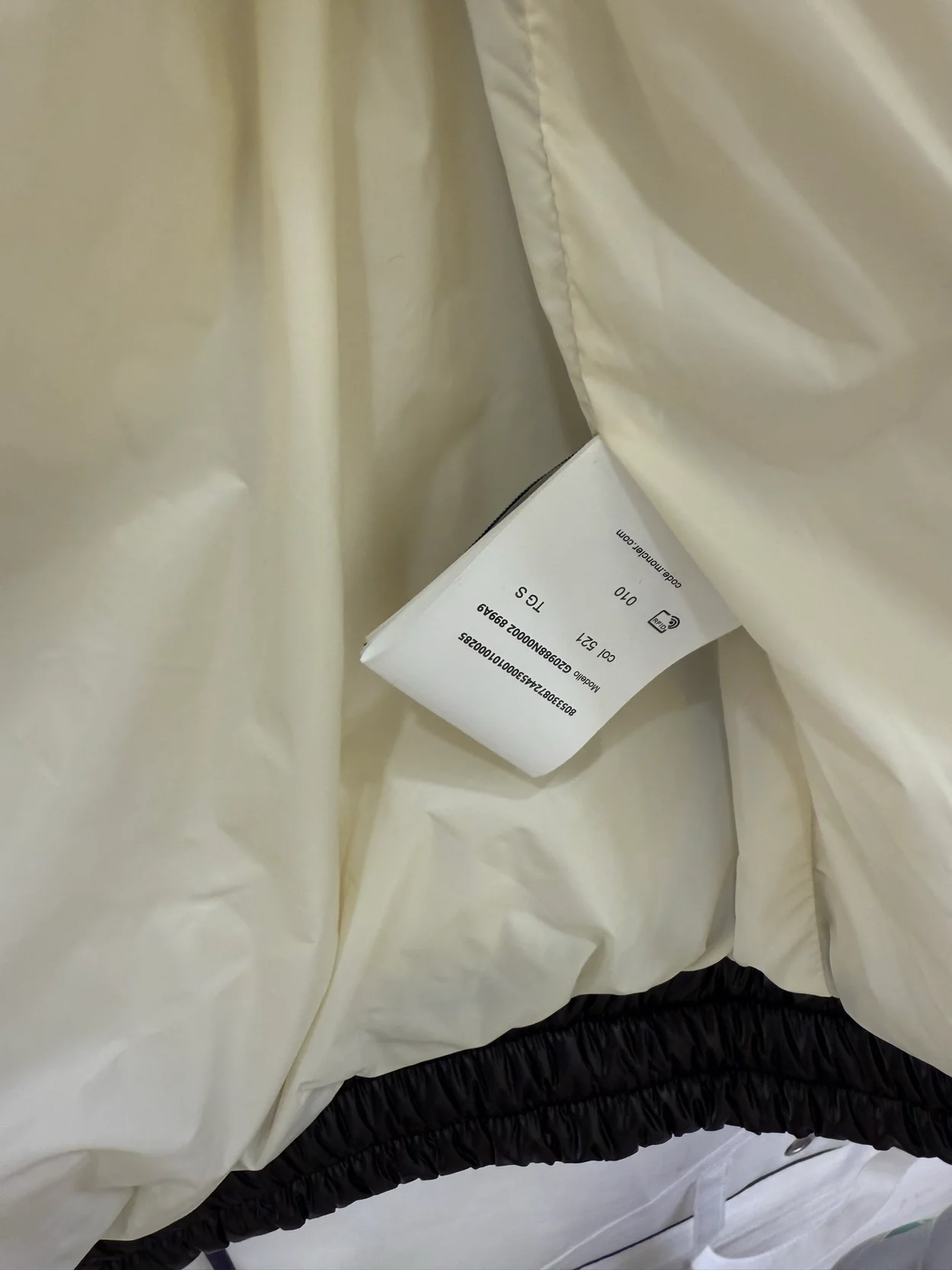 몽클레어 테디 패디드 조끼 블랙