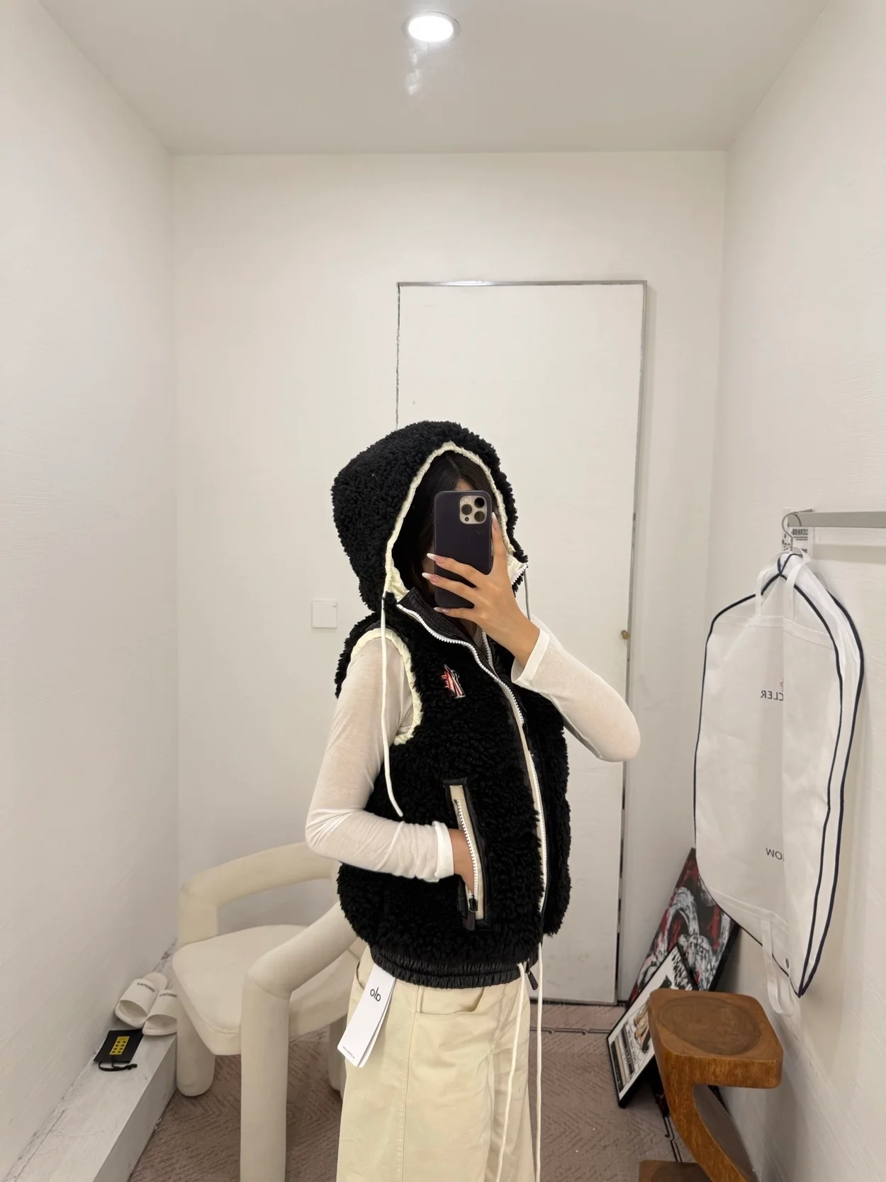 몽클레어 테디 패디드 조끼 블랙