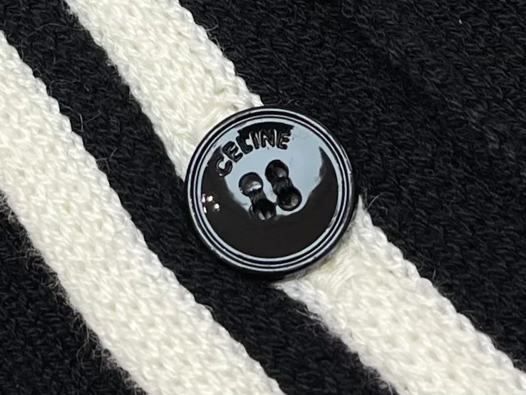 셀린느 트리옹프 가디건 블랙