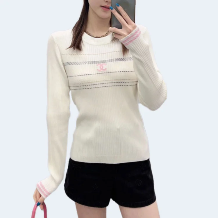 샤넬 엠브로이디드 크루넥 니트 아이보리