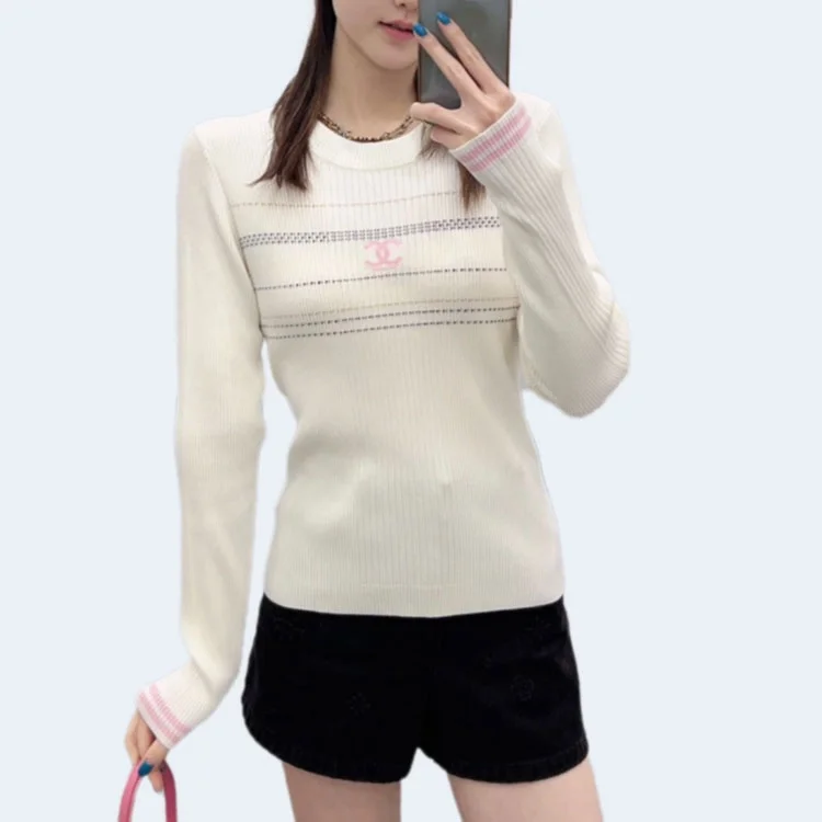 샤넬 엠브로이디드 크루넥 니트 아이보리