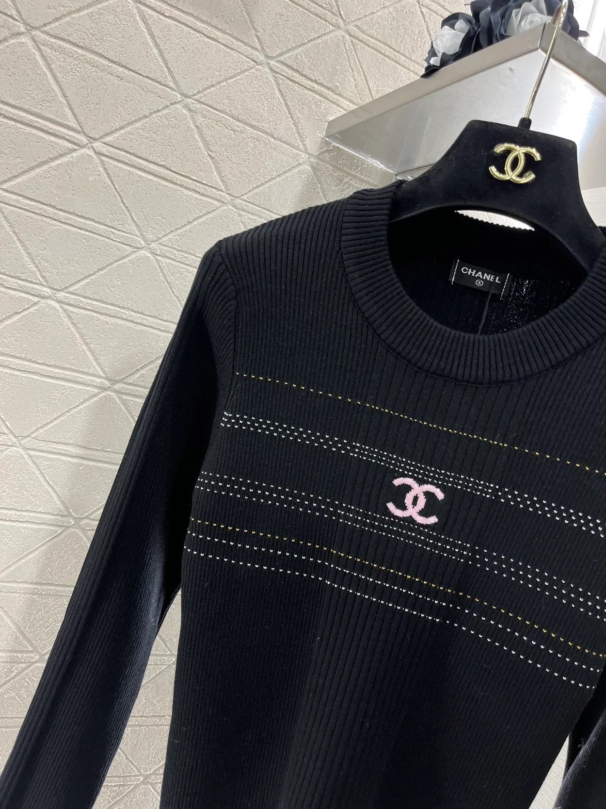 샤넬 엠브로이디드 크루넥 니트 블랙