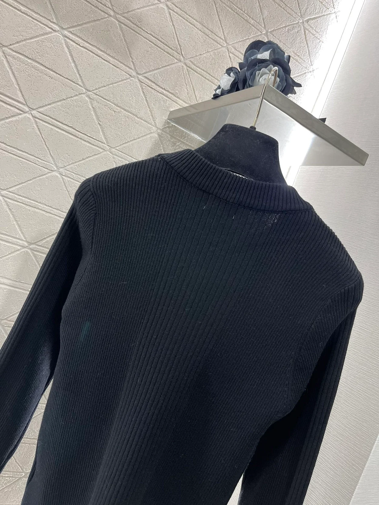 샤넬 엠브로이디드 크루넥 니트 블랙